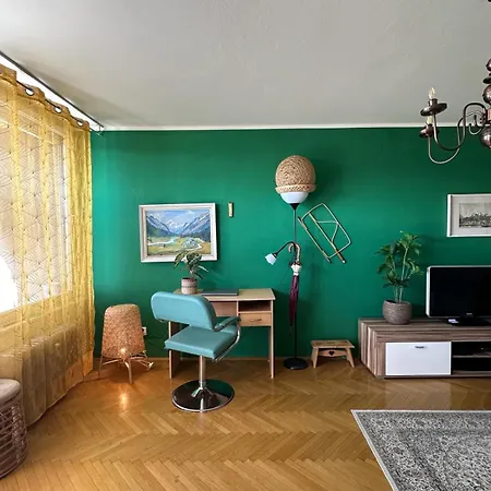 Center With A Castle View, Parking Ljubljana