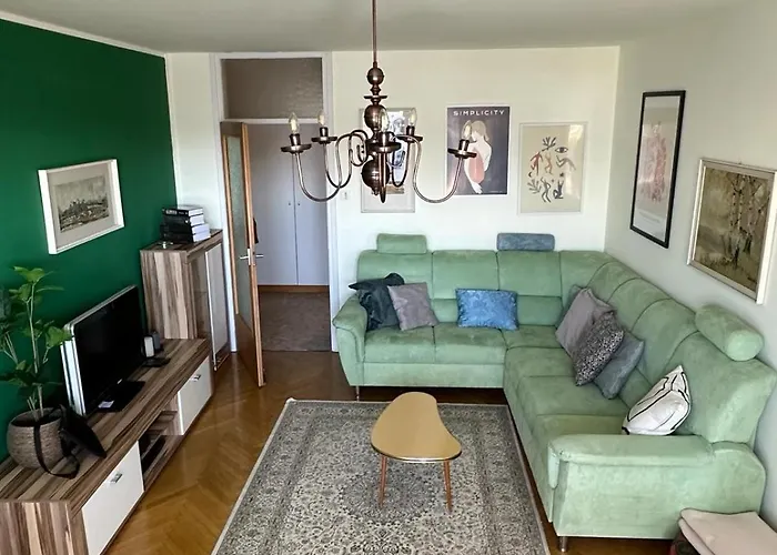 Center With A Castle View, Parking