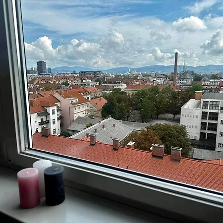 Apartman Center With A Castle View, Parking
